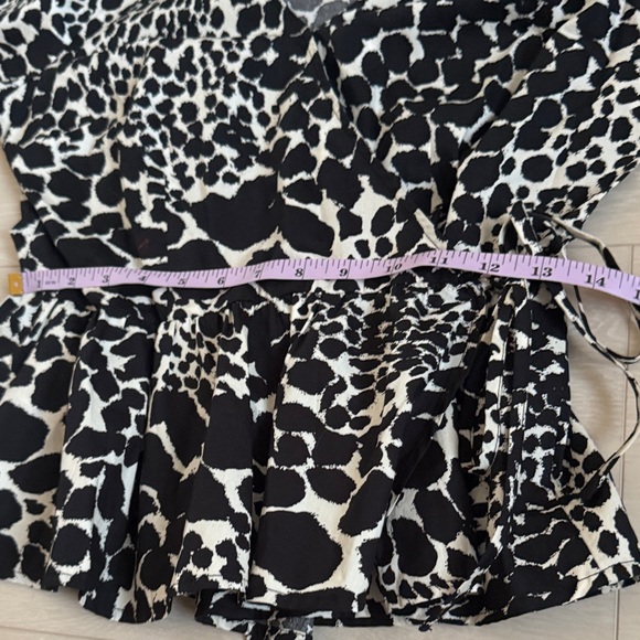 3/$10 Who What Wear Black and White Animal Print Blouse - Picture 6 of 8